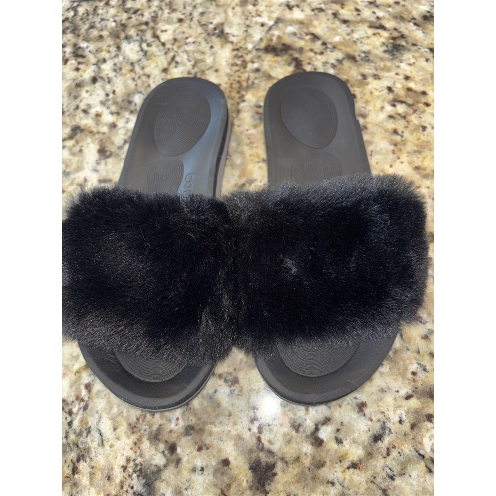 CoFace Women's Black Fur Slipper Sandals with Rubber Soles Size 7. 3703